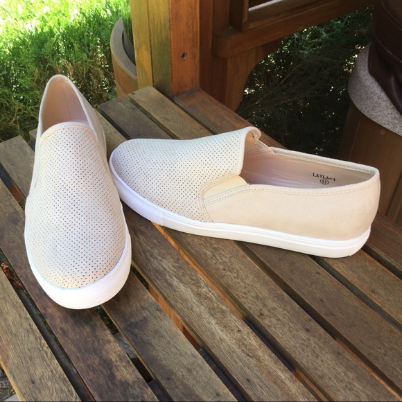 ONLY 1 LEFT‼️5 🌟Perforated Slip on Sneaks - Picture 7 of 8